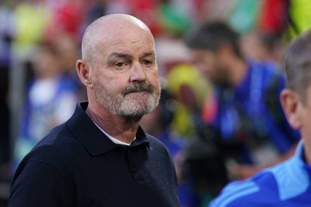 2024-06-19 Scotland v Switzerland - Group A - UEFA EURO, EM, Europameisterschaft,Fussball 2024 COLOGNE, GERMANY - JUNE 19: Coach Stephen Clarke of Scotland during the Group A - UEFA EURO 2024 match between Scotland and Switzerland at Cologne Stadium on June 19, 2024 in Cologne, Germany. (Photo by Joris Verwijst BSR Agency) Cologne Germany Content not available for redistribution in The Netherlands directly or indirectly through any third parties. Copyright: xBSRxAgencyx