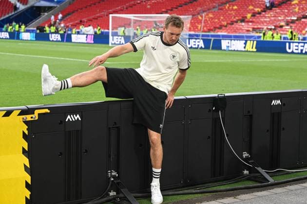 Trainer Julian Nagelsmann (Deutschland) steigt nach dem Spiel über die Werbebande - Fussball, Herren, Saison 2023 24, Euro 20204 Gruppe A (2. Spieltag) in Stuttgart, Deutschland - Ungarn, v. l. , 19.06. 2024, Copyright: xMatthiasxKochx