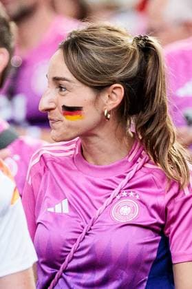 UEFA EURO 2024: Deutschland - Ungarn; 19.06.2024 Lena Wurzenberger, Freundin von Julian Nagelsmann (Trainer, Bundestrainer Deutschland) UEFA EURO 2024: Deutschland - Ungarn; Stuttgart Arena, Stuttgart am 19.06.2024 Copyright: xBEAUTIFULxSPORTS Wunderlx