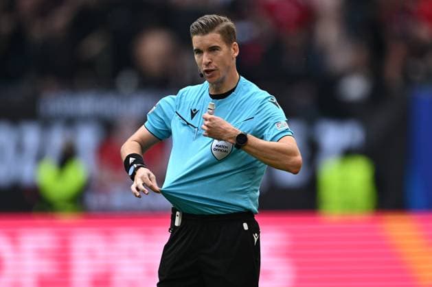 HAMBURG, GERMANY - JUNE 19: Referee Francois Letexier during the UEFA EURO, EM, Europameisterschaft,Fussball 2024 group stage match between Croatia and Albania at Volksparkstadion on June 19, 2024 in Hamburg, G Croatia v Albania: Group B - UEFA EURO 2024 Copyright: xSebastianxFrejx