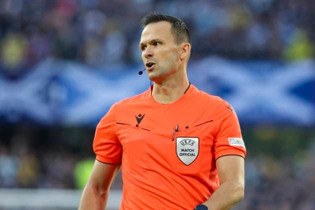 Schiedsrichter Ivan Kruzliak (Slowakei) , Fussball, UEFA , Europa Meisterschaft, (Gruppe A) 2024, Schottland vs. Schweiz, 19.06.2024, Cologne Stadium, Koeln, Deutschland Koeln Cologne Stadium Nordrhein-Westfalen Deutschland Copyright: xGrantxHubbsx