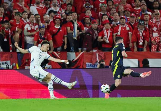 Scotland v Switzerland UEFA EURO, EM, Europameisterschaft,Fussball 2024 Group A Andrew Robertson of Scotland blocks the cross from Ruben Vargas of Switzerland during the UEFA Euro 2024 Group A match between Scotland and Switzerland at RheinEnergieStadion, Cologne Copyright: xPaulxChestertonx FIL-20271-0161 UK Newspapers OUT