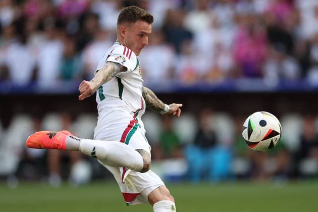 Stuttgart, Arena Stuttgart Wednesday, June 19, 2024 UEFA EURO, EM, Europameisterschaft,Fussball 2024 Germany, Group A stage Matchday 2 Group A Germany - Hungary, Bendeguz Bolla (Hungary) am Ball, Freisteller, Einzelbild, Ganzkörper, Aktion, Action, Spielszene Copyright: JoaquimxFerreira