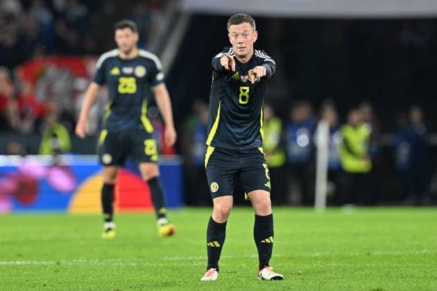 240619 EURO2024 SCOTLAND VS SWITZERLAND Callum McGregor (8) of Scotland reacts during a soccer game between the national teams of Scotland and Switzerland on the 2nd matchday in Group A in the group stage of the UEFA EURO, EM, Europameisterschaft,Fussball 2024 tournament , on Wednesday 19 June 2024 in Cologne , Germany . PHOTO SPORTPIX David Catry Cologne GERMANY  Copyright: xx 465142
