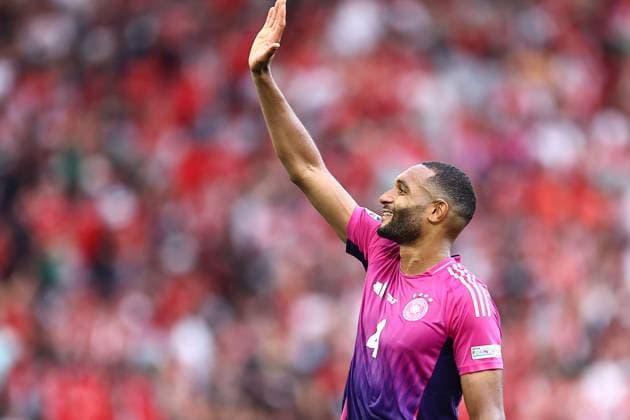 Jonathan Tah of Germany waves to the crowd after the full time whistle Germany v Hungary, UEFA European Championship, EM, Europameisterschaft 2024, Group A, Football, Stuttgart Arena, Stuttgart, Germany, 19 Jun 2024 EDITORIAL USE ONLY No use with unauthorised audio, video, data, fixture lists, club league logos or live services. Online in-match use limited to 120 images, no video emulation. No use in betting, games or single club league player publications. Copyright: xMichaelxZemanek Shutterstockx 14543652fm