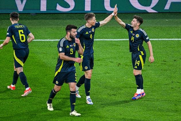240619 EURO2024 SCOTLAND VS SWITZERLAND Scott McTominay (4) of Scotland scores 1-0 and Scotland celebrates during a soccer game between the national teams of Scotland and Switzerland on the 2nd matchday in Group A in the group stage of the UEFA EURO, EM, Europameisterschaft,Fussball 2024 tournament , on Wednesday 19 June 2024 in Cologne , Germany . PHOTO SPORTPIX Stijn Audooren Cologne Cologne Stadium Germany  Copyright: xSportpix.bex xStijnxAudoorenxStijnxAudoorenx