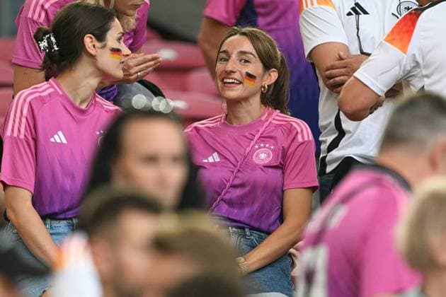 EM 2024: Deutschland - Ungarn am 19.06.2024 in der MHPArena in Stuttgart Lena Wurzenberger die Freundin von Bundestrainer Julian Nagelsmann (Deutschland) .