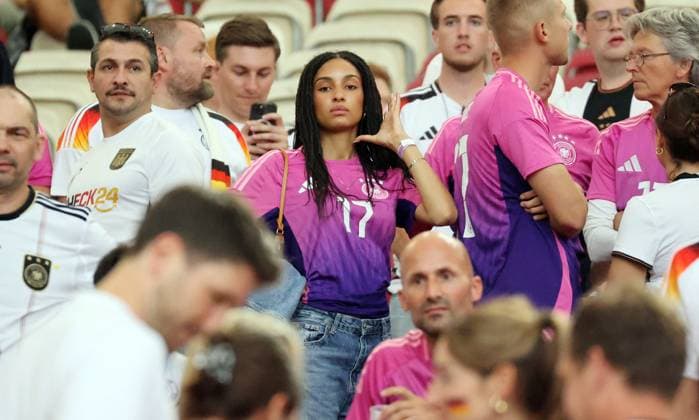 19.06.24 Deutschland - Ungarn Deutschland, Stuttgart, 19.06.2024, Fussball, UEFA EURO, EM, Europameisterschaft,Fussball 2024, Deutschland - Ungarn: Aaliyah Freundin von Florian Wirtz (Deutschland).
