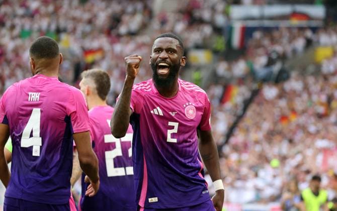 19.06.24 Deutschland - Ungarn Deutschland, Stuttgart, 19.06.2024, Fussball, UEFA EURO, EM, Europameisterschaft,Fussball 2024, Deutschland - Ungarn: Antonio Rüdiger (Deutschland).