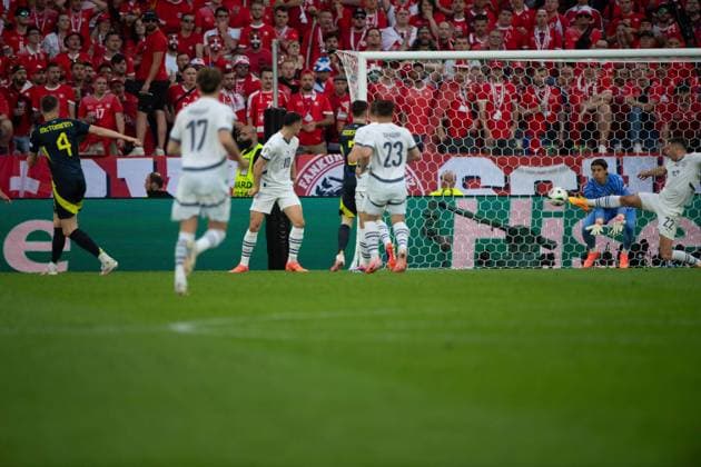 Scott McTOMINAY (SCO) schiesst das Tor zum 1:0, Gruppenphase Gruppe A Schottland (SCO) - Schweiz (SUI) 1:1 am 19.06.2024 Stadion Koeln, Cologne Stadium, Fussball UEFA EURO, EM, Europameisterschaft,Fussball 2024 GERMANY vom 14.06.2024 - 14.07.2024. Â