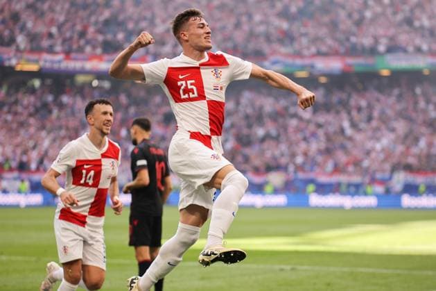 UEFA EURO, EM, Europameisterschaft,Fussball 2024: Croatia Vs Albania in Germany - 19 Jun 2024 Luka Su?i? of Croatia celebrates after scoring a goal during the UEFA Euro 2024 group stage match between Croatia and Albania at Volksparkstadion. Final score; Croatia 2:2 Albania. Hamburg Germany Copyright: xSergeixMikhailichenkox xSOPAxImagesx Mikhailichenko_Cro-Alb42
