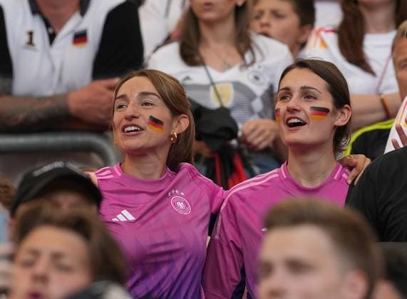 19.06.2024, Stuttgart Arena, Stuttgart, GER, EM UEFA 2024, Group A, Germany vs Hungary, im Bild Lena Wurzenberger, Freundin von Trainer Julian Nagelsmann (Germany) Defodi-506_20240619_hbr_0848