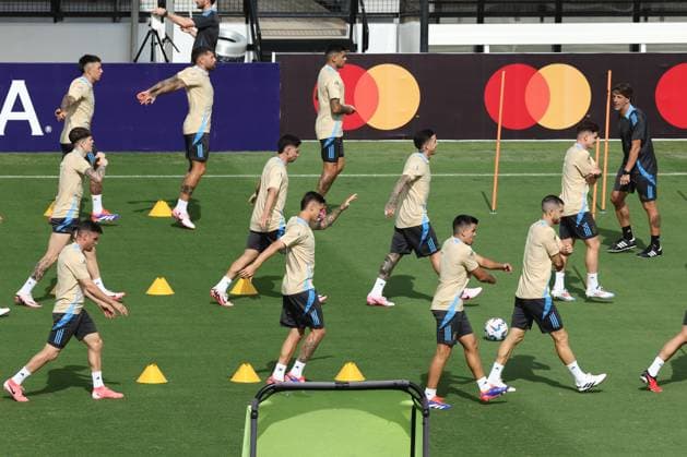 Argentina™s footballers take part in a training session ahead the match against Canada for the Copa America USA 2024, group A, groupe stage, at Kennesaw University Sports Field, near Atlanta city, on June 19, 2024. KENNESAW UNITED STATES Copyright: xALEJANDROxPAGNIx