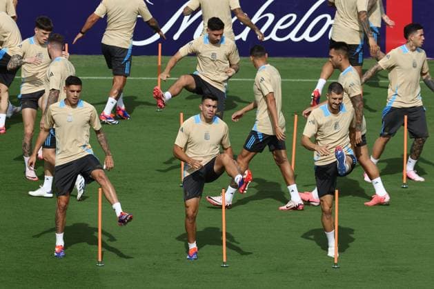 Argentina™s players take part in a training session ahead the match against Canada for the Copa America USA 2024, group A, groupe stage, at Kennesaw University Sports Field, near Atlanta city, on June 19, 2024. KENNESAW UNITED STATES Copyright: xALEJANDROxPAGNIx