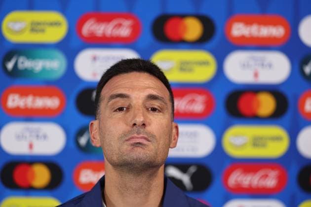 Argentina s head coach Lionel Scaloni gestures during a press conference, PK, Pressekonferenz ahead the match against Canada for the Copa America USA 2024, group A, groupe stage, at Mercedes Benz stadium in Atlanta, on June 19, 2024.
