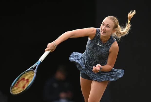Anastasia Potapova in action during her second round match Rothesay Classic Birmingham, Day 3, Tennis, Edgbaston Priory Club, Birmingham, UK - 19 June 2024  Copyright: xAnnaxGowthorpe Shutterstockx 14543326cb