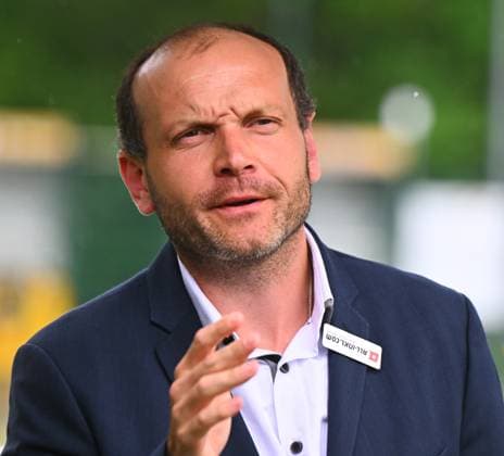 David Fischer (Geschäftsführer Kommunikation Dynamo), Übergabe Fördermittelbescheid für den Neubau des Kunstrasenplatz am Rudolf Harbig Stadion, SG Dynamo Dresden, Fußball, Fussball, 3. Liga, Saison 2024 2025, Rudolf-Harbig-Stadion Dresden, 17.06.2024, *** David Fischer Managing Director Communications Dynamo , Handover of funding decision for the new construction of the artificial turf pitch at the Rudolf Harbig Stadium, SG Dynamo Dresden, Football, Soccer, Soccer, 3 Liga, Season 2024 2025, Rudolf Harbig Stadium Dresden, 17 06 2024,