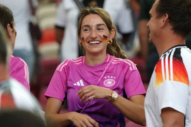 EURO 2024, Fussball, UEFA EURO, EM, Europameisterschaft,Fussball 2024, EM 2024, Gruppenphase, Gruppe A, Deutschland-Ungarn, 19.06.2024, Stuttgartarena Stuttgart Lena Wurzenberger Freundin von Julian Nagelsmann Trainer Deutschland, Aktion, Einzelbild