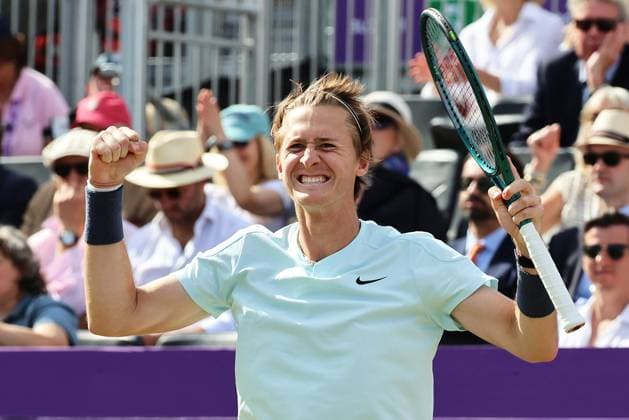 Sport Themen der Woche KW25 Sport Bilder des Tages TENNIS - ATP, Tennis Herren Queen s Club Championships 2024 LONDON,ENGLAND,20.JUN.24 - TENNIS - ATP World Tour, Queen s Club Championships. Image shows the rejoicing of Sebastian Korda (USA).  GEPAxpictures xAlanxGrieves