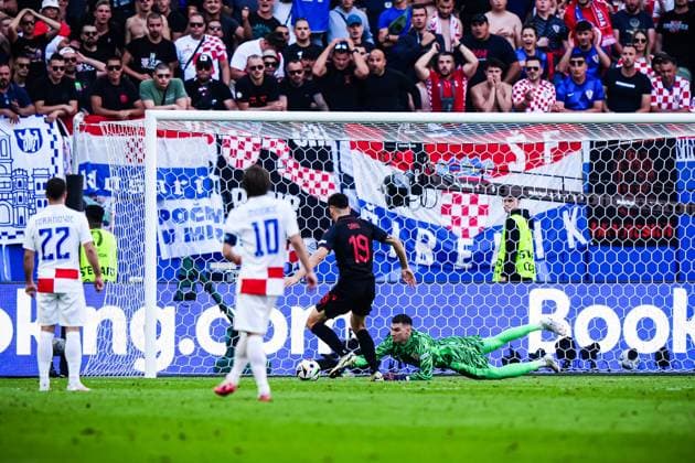 Torschuss Torchance Mirlind Daku (Albanien, 19) GER, Kroatien vs. Albanien, Fussball Europameisterschaft, UEFA EURO, EM, Europameisterschaft,Fussball 2024, Spieltag 2, 19.06.2024 GER, Kroatien vs. Albanien, Fussball Europameisterschaft, UEFA Euro 2024, Spieltag 2, 19.06.2024 Hamburg Copyright: xEibner-Pressefoto MarcelxvonxFehrnx EP_MFN