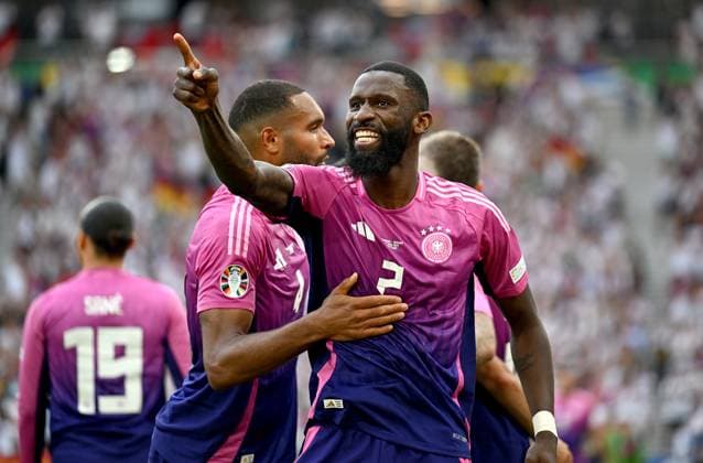 Fussball Euro 2024 Gruppe A 19.06.2024 Deutschland - Ungarn Deutschland Jubel nach dem Tor zum 2-0, Jonathan Tah mit Antonio Ruediger (v. li.)