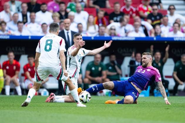 Robert Andrich (Deutschland, 23) im Zweikampf mit Roland Sallai (Ungarn, 20), GER, Germany (GER) vs. Ungarn (HUN), Fussball Europameisterschaft, UEFA EURO, EM, Europameisterschaft,Fussball 2024, Gruppe A, 2. Spieltag, 19.06.2024 GER, Germany (GER) vs. Ungarn (HUN), Fussball Europameisterschaft, UEFA EURO 2024, Gruppe A, 2. Spieltag, 19.06.2024 Stuttgart Copyright: xEibner-Pressefoto Memmlerx EP_MMR