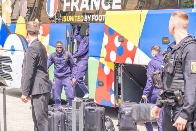 Ankunft der französischen Nationalmannschaft am Hyperion Hotel in Leipzig. Morgen wird die L equipe tricolore gegen Holland spielen. Nationaltrainer ist Didier Dechamps Ankunft Frankreich