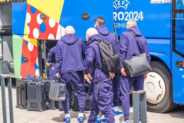 Ankunft der französischen Nationalmannschaft am Hyperion Hotel in Leipzig. Morgen wird die L equipe tricolore gegen Holland spielen. Nationaltrainer ist Didier Dechamps Ankunft Frankreich