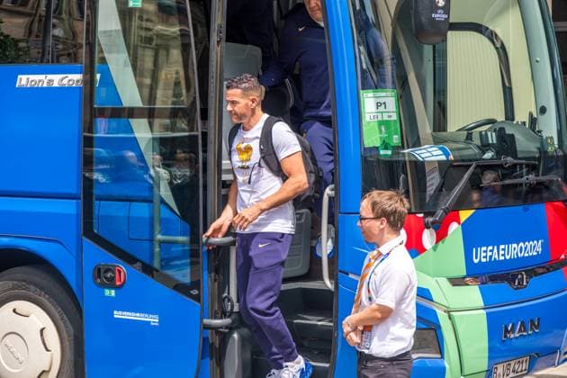 Ankunft der französischen Nationalmannschaft am Hyperion Hotel in Leipzig. Morgen wird die L equipe tricolore gegen Holland spielen. Nationaltrainer ist Didier Dechamps Ankunft Frankreich