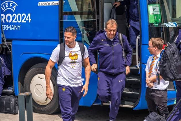 Ankunft der französischen Nationalmannschaft am Hyperion Hotel in Leipzig. Morgen wird die L equipe tricolore gegen Holland spielen. Nationaltrainer ist Didier Dechamps Ankunft Frankreich