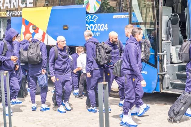Ankunft der französischen Nationalmannschaft am Hyperion Hotel in Leipzig. Morgen wird die L equipe tricolore gegen Holland spielen. Nationaltrainer ist Didier Dechamps Ankunft Frankreich