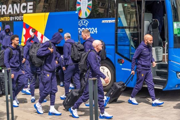 Ankunft der französischen Nationalmannschaft am Hyperion Hotel in Leipzig. Morgen wird die L equipe tricolore gegen Holland spielen. Nationaltrainer ist Didier Dechamps Ankunft Frankreich