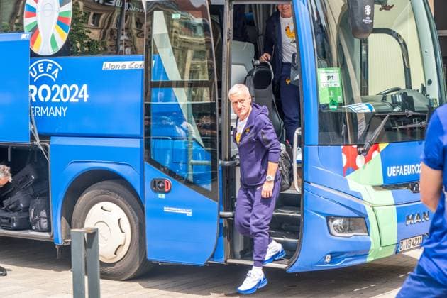 Ankunft der französischen Nationalmannschaft am Hyperion Hotel in Leipzig. Morgen wird die L equipe tricolore gegen Holland spielen. Nationaltrainer ist Didier Dechamps Ankunft Frankreich