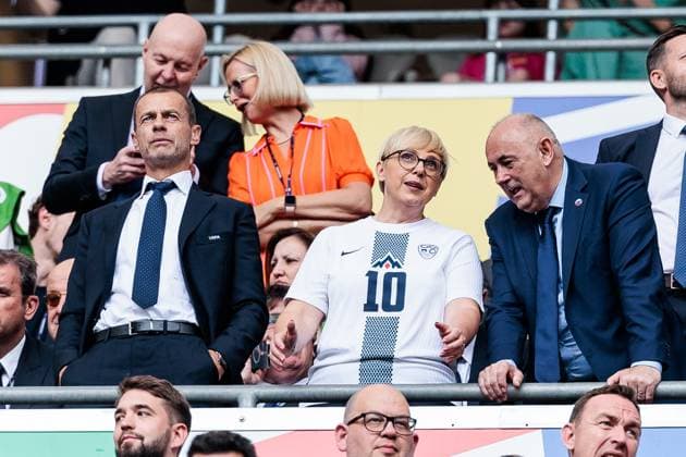 UEFA EURO 2024: Slowenien - Serbien; 20.06.2024 Aleksander ?eferin (Präsident UEFA), Natasa Pirc Musar (Staatspräsidentin Slowenien) UEFA EURO 2024: Slowenien - Serbien; Munich Football Arena, München am 20.06.2024 Copyright: xBEAUTIFULxSPORTS Wunderlx