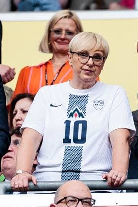 UEFA EURO 2024: Slowenien - Serbien; 20.06.2024 Natasa Pirc Musar (Staatspräsidentin Slowenien) UEFA EURO 2024: Slowenien - Serbien; Munich Football Arena, München am 20.06.2024 Copyright: xBEAUTIFULxSPORTS Wunderlx