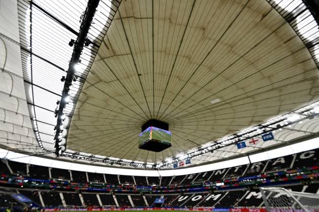 20.06.2024, xscotx, Fussball EM 2024, Dänemark - England, emspor, v.l. Deutsche Bank Park Waldstadion Frankfurt Arena Stadionansicht Innenraum, Rasen, Tribuene mit geschlossenen Dach Stadiondach Frankfurt am Main