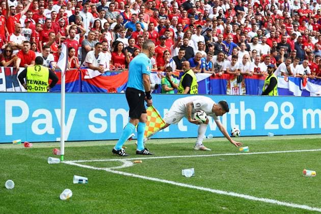 Erik Janza of Slovenia takes a corner Slovenia v Serbia, UEFA European Championship, EM, Europameisterschaft 2024, Group C, Football, Munich Football Arena, Munich, Germany, 20 Jun 2024 EDITORIAL USE ONLY No use with unauthorised audio, video, data, fixture lists, club league logos or live services. Online in-match use limited to 120 images, no video emulation. No use in betting, games or single club league player publications.  Copyright: xMichaelxZemanek Shutterstockx 14543659ca