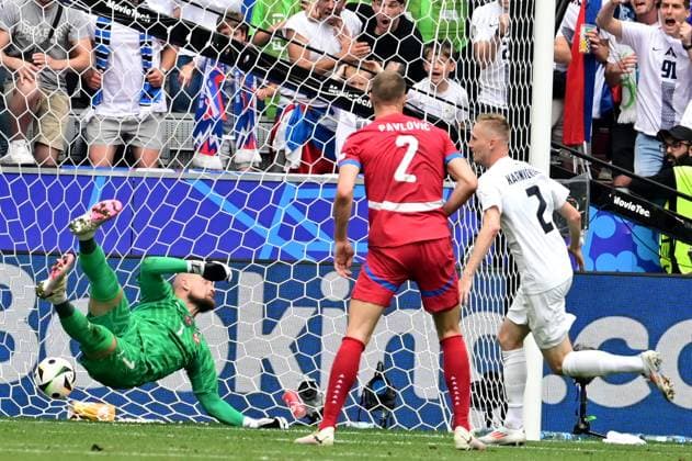 Munich, Germany, June 20st 2024: Zan Karnicnik of Slovenia (R) score during the UEFA EURO, EM, Europameisterschaft,Fussball 2024 football match between Slovenia and Serbia at Munich Football Arena, Munich, Germany. (Igor Kupljenik SPP) Copyright: xIgorxKupljenikx xSPPx spp-en-IgKuSp-IKO_0924