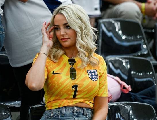 20.06.2024, xpsx, UEFA EURO, EM, Europameisterschaft,Fussball 2024 Vorrunde, Dänemark - England v.l. Megan Davison Pickford Ehefrau Jordan Pickford (England) (DFL DFB REGULATIONS PROHIBIT ANY USE OF PHOTOGRAPHS as IMAGE SEQUENCES and or QUASI-VIDEO) emspor Frankfurt
