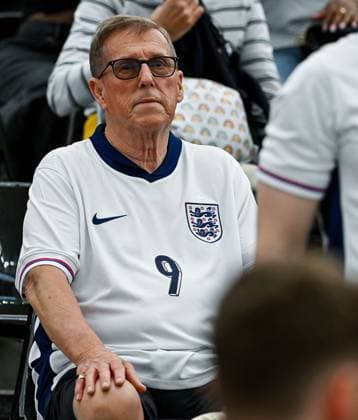 20.06.2024, xpsx, UEFA EURO, EM, Europameisterschaft,Fussball 2024 Vorrunde, Dänemark - England v.l. (DFL DFB REGULATIONS PROHIBIT ANY USE OF PHOTOGRAPHS as IMAGE SEQUENCES and or QUASI-VIDEO) emspor Frankfurt