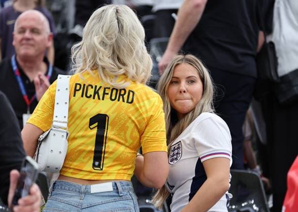 Frankfurt, Germany, 20th June 2024. Anouska Santos (r) long term partner of Luke Shaw of England during the UEFA European Championships match at Commerzbank-Arena, Frankfurt. Picture credit should read: David Klein Sportimage EDITORIAL USE ONLY. No use with unauthorised audio, video, data, fixture lists, club league logos or live services. Online in-match use limited to 120 images, no video emulation. No use in betting, games or single club league player publications. SPI-3200-0029