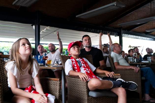 slovenian fans 20.06.2024 -UEFA European Football Championship, Slovenia : Serbia - fans watching the match in Fuzine, Ljubljana, Slovenia. Ljubljana Slovenia  Copyright: xNikxErikxNeubauerx DSC_0166