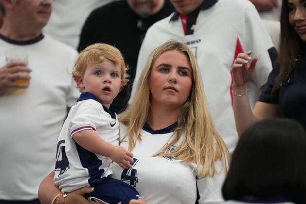 Familie von Declan Rice (England, 04) - Frankfurt 20.06.2024: England vs. Dänemark, EURO2024 M17, Gruppe C, EM-Arena Frankfurt