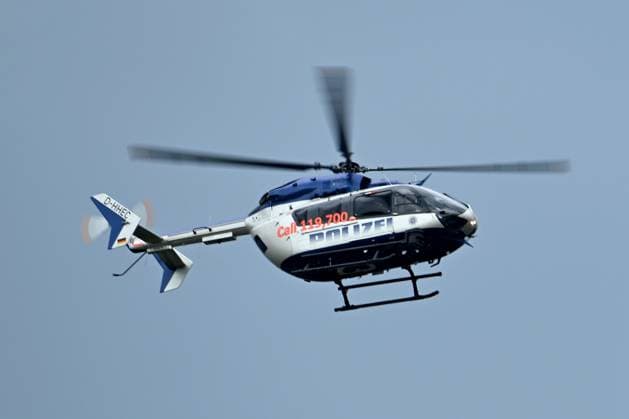 20.06.2024, xsltx, Fussball EM 2024, Dänemark - England emspor, v.l. Polizeihubschrauber Hubschrauber Polizei IBIS (DFL DFB REGULATIONS PROHIBIT ANY USE OF PHOTOGRAPHS as IMAGE SEQUENCES and or QUASI-VIDEO) Frankfurt am Main
