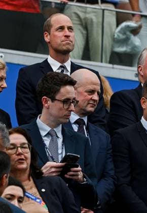 20.06.2024, xpsx, UEFA EURO, EM, Europameisterschaft,Fussball 2024 Vorrunde, Dänemark - England v.l. Prinz von Wales William (DFL DFB REGULATIONS PROHIBIT ANY USE OF PHOTOGRAPHS as IMAGE SEQUENCES and or QUASI-VIDEO) emspor Frankfurt