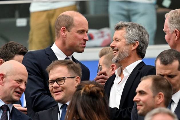 20.06.2024, xsltx, Fussball EM 2024, Dänemark - England emspor, v.l. Prinz William von Wales Thronfolger Dänemarks König Frederik X. (DFL DFB REGULATIONS PROHIBIT ANY USE OF PHOTOGRAPHS as IMAGE SEQUENCES and or QUASI-VIDEO) Frankfurt am Main