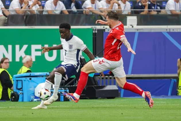 Bukayo Saka (England, 07) und Dean Henderson (England, 23) im Zweikampf , Fussball, UEFA , Europa Meisterschaft, (Gruppe C) 2024, Daenemark vs. England, 20.06.2024, Frankfurt Arena, Frankfurt, Deutschland Frankfurt Frankfurt Arena Hessen Deutschland Copyright: xGrantxHubbsx