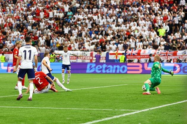 Harry Kane of England scores the opening goal Denmark v England, UEFA European Championship, EM, Europameisterschaft 2024, Group C, Football, Frankfurt Arena, Frankfurt, Germany, 20 Jun 2024 EDITORIAL USE ONLY No use with unauthorised audio, video, data, fixture lists, club league logos or live services. Online in-match use limited to 120 images, no video emulation. No use in betting, games or single club league player publications. Copyright: xKieranxMcManus Shutterstockx 14543690at