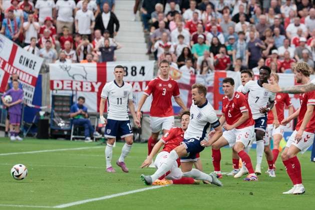 Denmark v England: Group C - UEFA EURO, EM, Europameisterschaft,Fussball 2024 Harry Kane of England scores 1st goal during the UEFA EURO 2024 group stage match between Denmark and England at Frankfurt Arena on June 20, 2024 in Frankfurt am Main, Germany. Frankfurt am Main Frankfurt Arena Germany Germany Copyright: xRichardxSellers Sportsphoto APLx 14041717