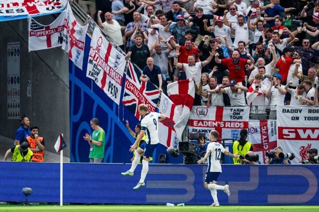 240620 Harry Kane of England celebrates after 0-1 during the UEFA EURO, EM, Europameisterschaft,Fussball 2024 Football Championship match between Denmark and England on June 20, 2024 in Frankfurt. Photo: Mathias Bergeld BILDBYRAN kod MB MB0939 fotboll football soccer fotball fotbolls-em europamästerskap em uefa euro uefa european football championship euro 2024 danmark denmark england bbeng jubel Copyright: MATHIASxBERGELD BB240620MB057